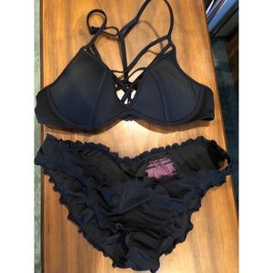 VS Pink💕Black Criss Cross Top with Ruched Bottoms